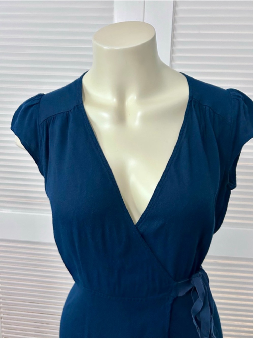 Reformation Chamomile Navy Blue Wrap Maxi Dress Size L V-Neck High Low - Picture 4 of 11